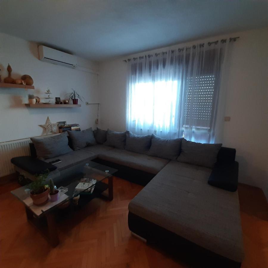 Apartman Nora Omis Exterior photo