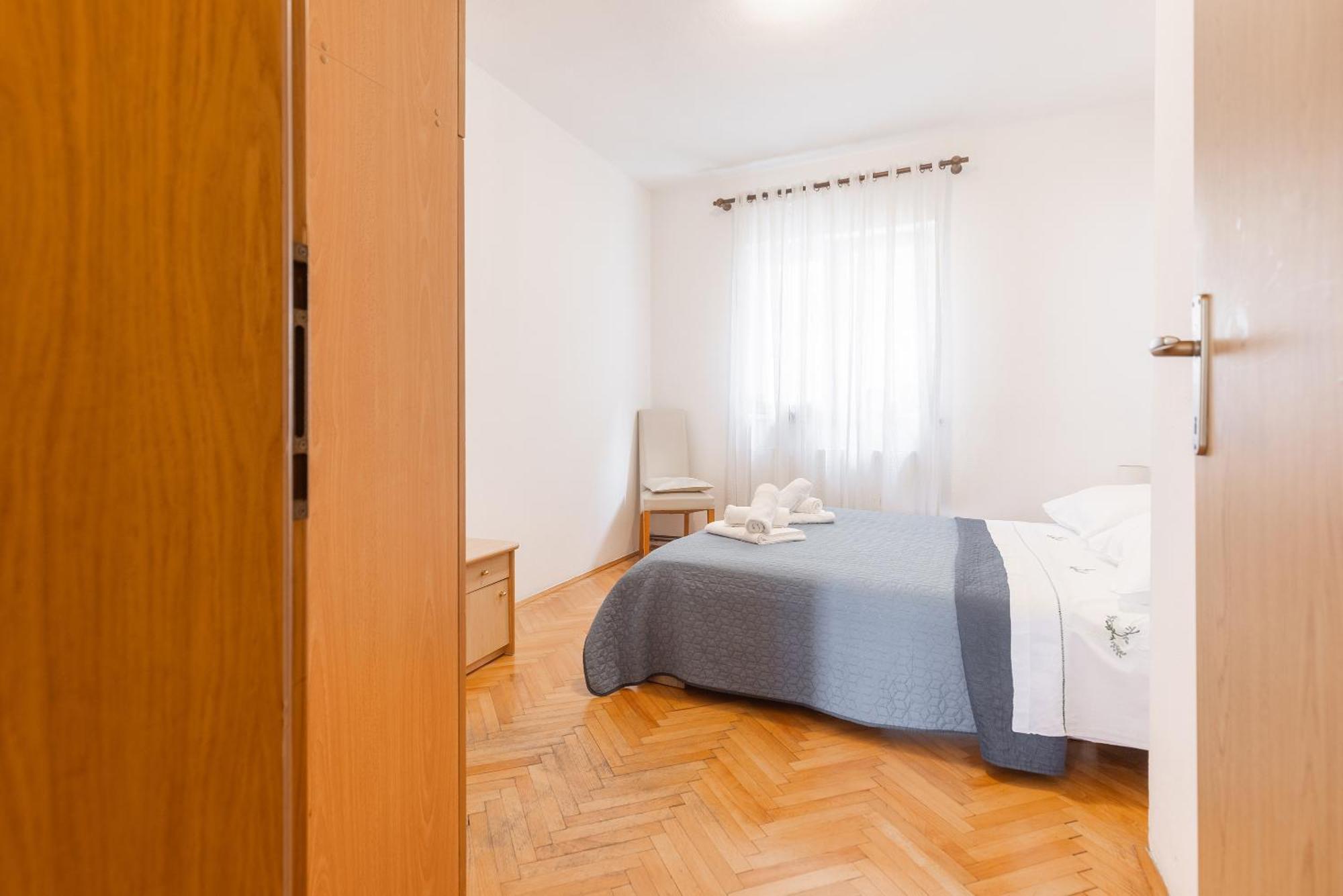 Apartman Nora Omis Exterior photo