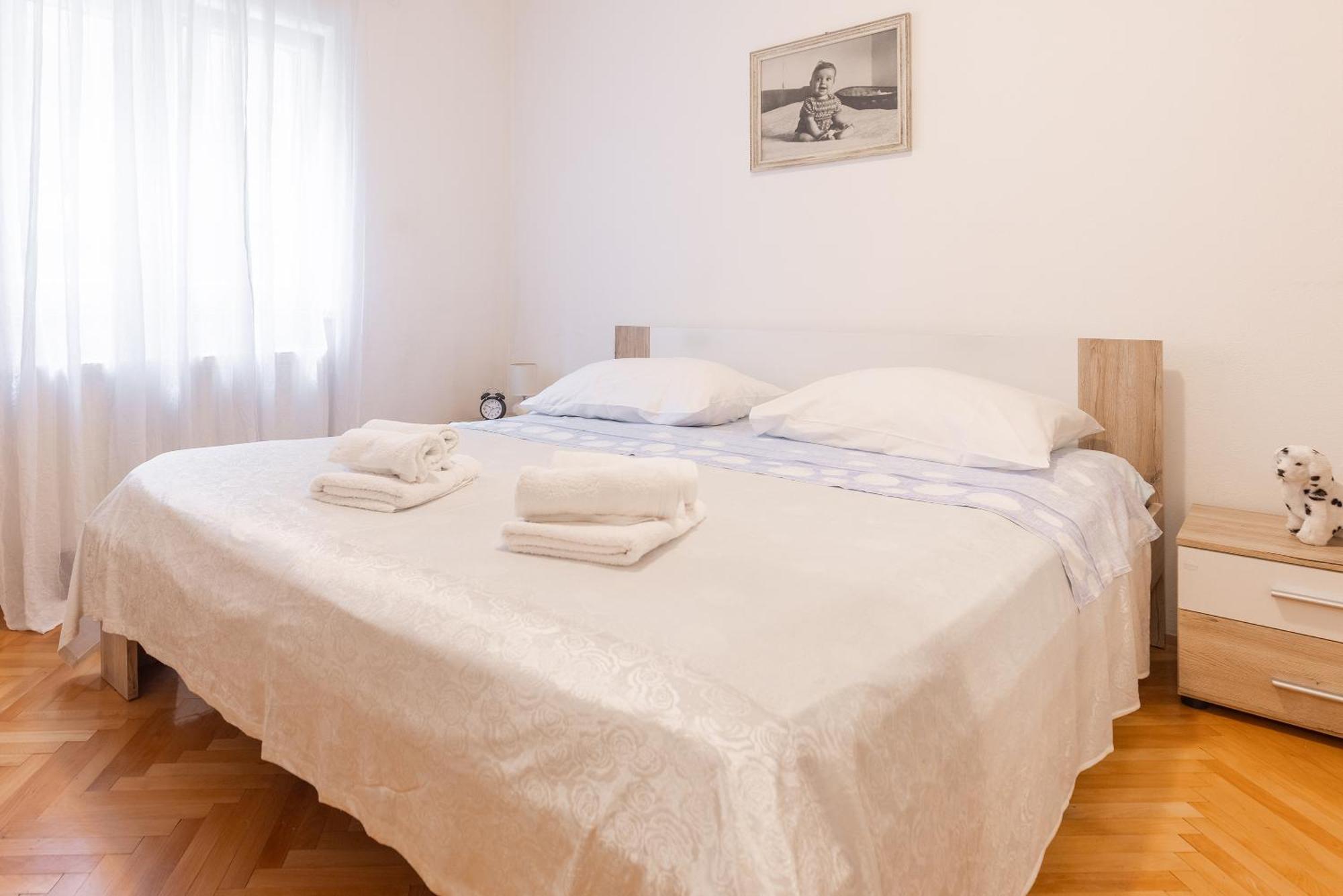 Apartman Nora Omis Exterior photo