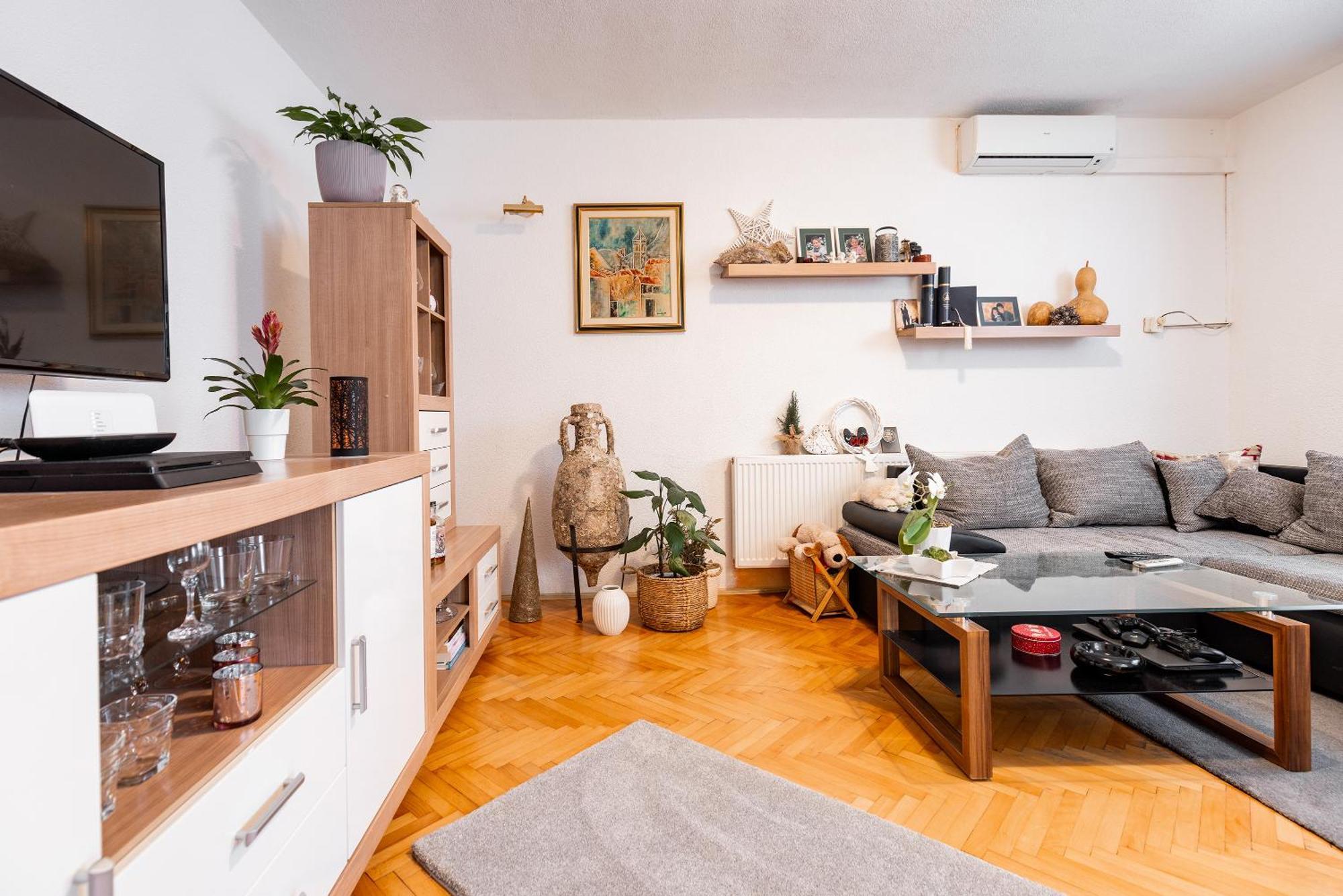 Apartman Nora Omis Exterior photo